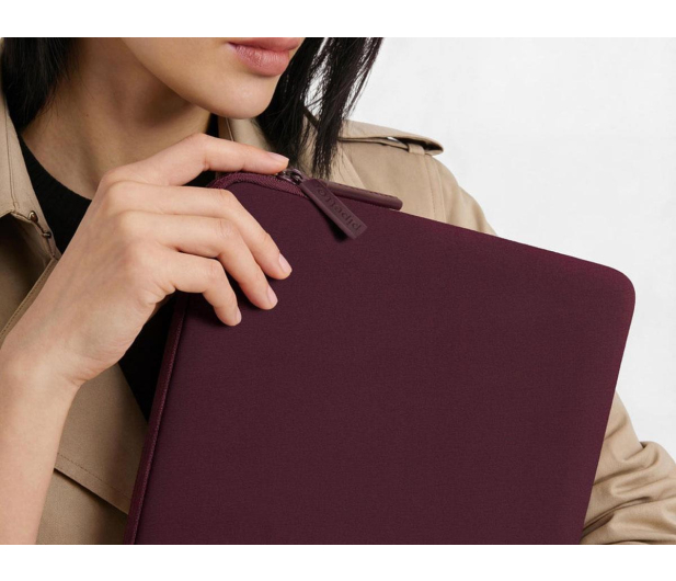 Pipetto Classic Fit Sleeve MacBook Neo 13 A18 Pro burgundy - 1537920 - zdjęcie 4